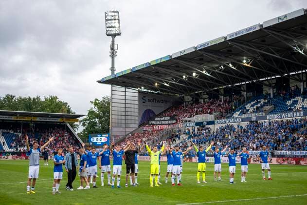04.08.2024, xfux, Fussball 2.Bundesliga, SV Darmstadt 98 - Fortuna Düsseldorf emspor, v.l. Spieler von SV Darmstadt 98 und Marcel Schuhen (SV Darmstadt 98) enttaeuscht, enttaeuscht schauend, dissapointed (DFL DFB REGULATIONS PROHIBIT ANY USE OF PHOTOGRAPHS as IMAGE SEQUENCES and or QUASI-VIDEO. Eine Lizenzierung des Lichtbildwerkes an den SV Darmstadt 1898 e.V. sowie Tochterunternehmen ist nicht gestattet. No release of or sale to SV Darmstadt 1898 e.V.) Darmstadt