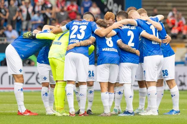 2. Fussball Bundesliga: SV Darmstadt 98 - Fortuna Düsseldorf, 04.08.2024 Teamkreis SV Darmstadt 98, SV Darmstadt 98 - Fortuna Düsseldorf, Darmstadt, Merck-Stadion am Böllenfalltor, 4.8.2024
