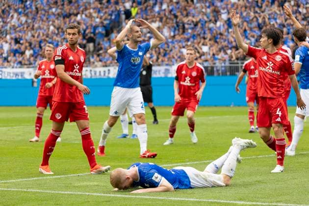 2. Fussball Bundesliga: SV Darmstadt 98 - Fortuna Düsseldorf, 04.08.2024 Kai Klefisch (SV Darmstadt 98 17) am Boden, SV Darmstadt 98 - Fortuna Düsseldorf, Darmstadt, Merck-Stadion am Böllenfalltor, 4.8.2024