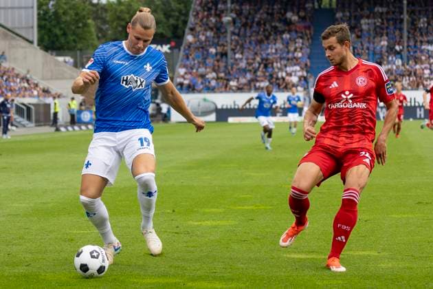 2. Fussball Bundesliga: SV Darmstadt 98 - Fortuna Düsseldorf, 04.08.2024 Fynn Lakenmacher (SV Darmstadt 98 19) am Ball, SV Darmstadt 98 - Fortuna Düsseldorf, Darmstadt, Merck-Stadion am Böllenfalltor, 4.8.2024