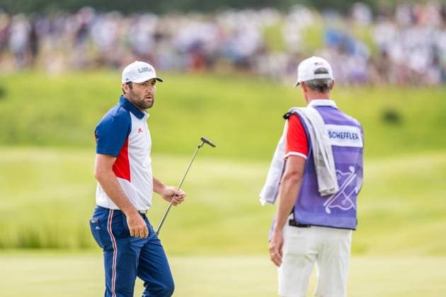 240804 Scottie Scheffler of USA during the final round of the men s individual stroke play golf during day 9 of the Paris 2024 Olympic Games, Olympische Spiele, Olympia, OS on August 4, 2024 in Paris. Photo: Petter Arvidson BILDBYRAN kod PA PA0861 golf olympic games olympics os ol olympiska spel olympiske leker paris 2024 paris-os paris-ol bbeng usa Copyright: PETTERxARVIDSON BB240804PA157