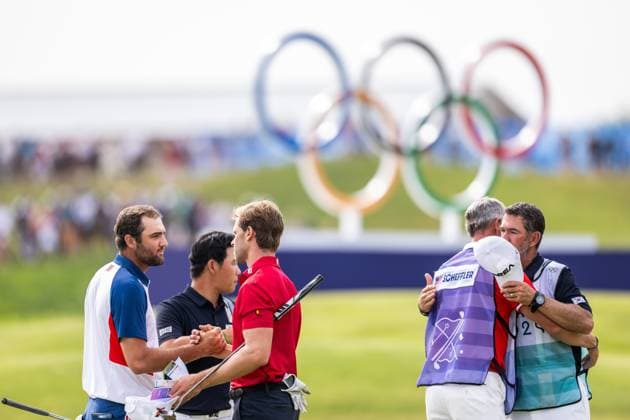 240804 Scottie Scheffler of USA during the final round of the men s individual stroke play golf during day 9 of the Paris 2024 Olympic Games, Olympische Spiele, Olympia, OS on August 4, 2024 in Paris. Photo: Petter Arvidson BILDBYRAN kod PA PA0861 golf olympic games olympics os ol olympiska spel olympiske leker paris 2024 paris-os paris-ol bbeng usa Copyright: PETTERxARVIDSON BB240804PA182