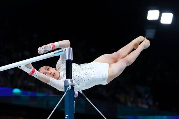 Bilder des Jahres 2024, Sport 08 August Kaylia Nemour (AJG), AUGUST 4, 2024 - Gymnastics - Artistic : Women s Uneven Bars Final during the Paris 2024 Olympic Games, Olympische Spiele, Olympia, OS at Bercy Arena in Paris, France.  (262038374)