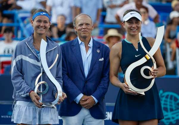 August 4, 2024: Paula Badosa (ESP) and Marie Bouzkova hold their respective trophies with Mark Ein after the final of the 2024 Mubadala Citi DC Open tennis tournament being played at Rock Creek Park Tennis Center in Washington, D.C. CSM District Of Columbia United States of America - ZUMAc04_ 20240804_zma_c04_270 Copyright: xJustinxCooperx