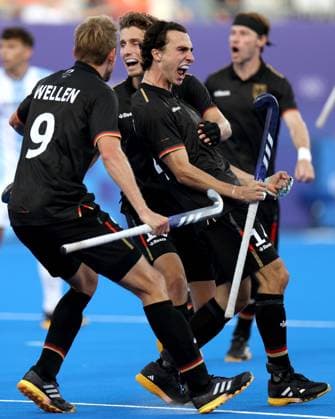 Sport Themen der Woche KW31 Sport Bilder des Tages (240804) -- COLOMBES, Aug. 4, 2024 -- Players of Germany celebrate a goal during the men s hockey quarter-final match between Argentina and Germany in Colombes, France, Aug. 4, 2024. ) (PARIS2024) FRANCE-COLOMBES-OLY-HOCKEY RenxPengfei 