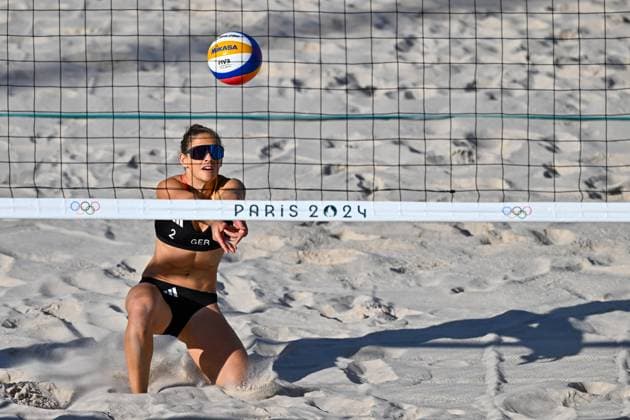 Olympische Spiele Beach volleyball, Beachvolleyball ; Paris 05.08.2024 Achtelfinale, Frauen, GER-LAT, Cinja Tillmann (2, GER), Copyright: xBEAUTIFULxSPORTS TomxBlochx