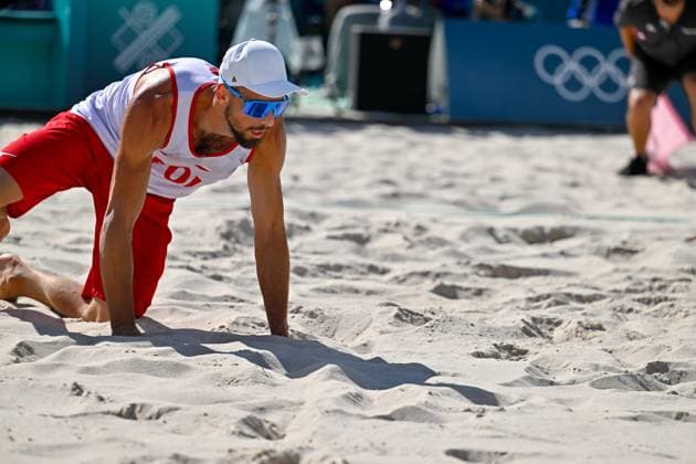 Olympische Spiele Beach volleyball, Beachvolleyball ; Paris 05.08.2024 Achtelfinale, Herren, POL_ESP, Bartosz Losiak (2, POL) Copyright: xBEAUTIFULxSPORTS TomxBlochx