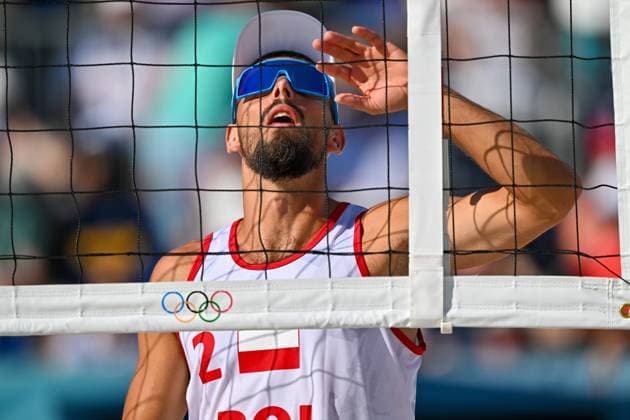 Olympische Spiele Beach volleyball, Beachvolleyball ; Paris 05.08.2024 Achtelfinale, Herren, POL_ESP, Bartosz Losiak (2, POL) Copyright: xBEAUTIFULxSPORTS TomxBlochx