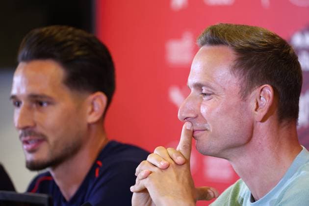 SOCCER - UEFA CL, RBS vs Enschede SALZBURG,AUSTRIA,05.AUG.24 - SOCCER - UEFA Champions League, qualification, Red Bull Salzburg vs FC Twente Enschede, preview, press conference, PK, Pressekonferenz RBS. Image shows head coach Pepijn Lijnders (RBS).  GEPAxpictures xDavidxGeieregger
