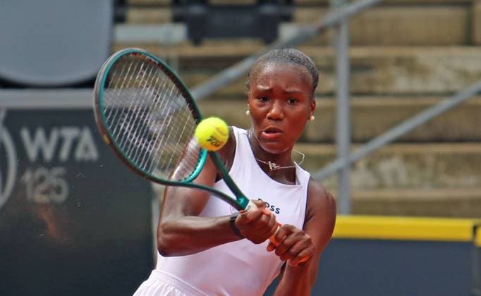 WTA, Tennis Damen Turnier 125, ECE Ladies Hamburg Open, 1. Runde: Noma Noha Akugue (Hamburg Deutschland).