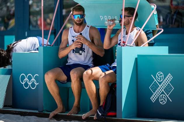 240805 Anders Mol and Christian Sorum of Norway ahead of men s round of 16 Beach volleyball, Beachvolleyball match between Norway and USA during day 10 of the Paris 2024 Olympic Games, Olympische Spiele, Olympia, OS on August 5, 2024 in Paris. Photo: Jon Olav Nesvold BILDBYRAN COP 217 JE0097 beachvolleyboll beach volleyball sandvolleyball paris 2024 olympics day 10 bbeng norge norway usa Copyright: JONxOLAVxNESVOLD BB240805JE061