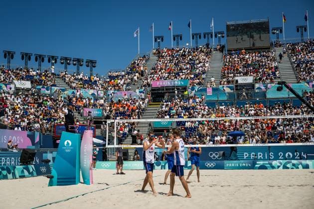 240805 Anders Mol and Christian Sorum of Norway celebrate in men s round of 16 Beach volleyball, Beachvolleyball match between Norway and USA during day 10 of the Paris 2024 Olympic Games, Olympische Spiele, Olympia, OS on August 5, 2024 in Paris. Photo: Jon Olav Nesvold BILDBYRAN COP 217 JE0097 beachvolleyboll beach volleyball sandvolleyball paris 2024 olympics day 10 bbeng jubel Copyright: JONxOLAVxNESVOLD BB240805JE062