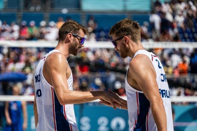 240805 Anders Mol and Christian Sorum of Norway in men s round of 16 Beach volleyball, Beachvolleyball match between Norway and USA during day 10 of the Paris 2024 Olympic Games, Olympische Spiele, Olympia, OS on August 5, 2024 in Paris. Photo: Jon Olav Nesvold BILDBYRAN COP 217 JE0097 beachvolleyboll beach volleyball sandvolleyball paris 2024 olympics day 10 bbeng Copyright: JONxOLAVxNESVOLD BB240805JE063