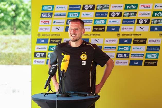 05.08.2024, Fussball, Trainingslager von Borussia Dortmund in Bad Ragaz, Tag 5, Medienrunde mit Waldemar Anton (Borussia Dortmund), Bad Ragaz Trainingsplatz Ri-Au Schweiz xRHR-FOTO DEx *** 05 08 2024, Football, Borussia Dortmund training camp in Bad Ragaz, Day 5, Media round with Waldemar Anton Borussia Dortmund , Bad Ragaz training ground Ri Au Switzerland xRHR PHOTO ENx Copyright: DennisxEwert RHR-FOTOx RHR-FOTO DE