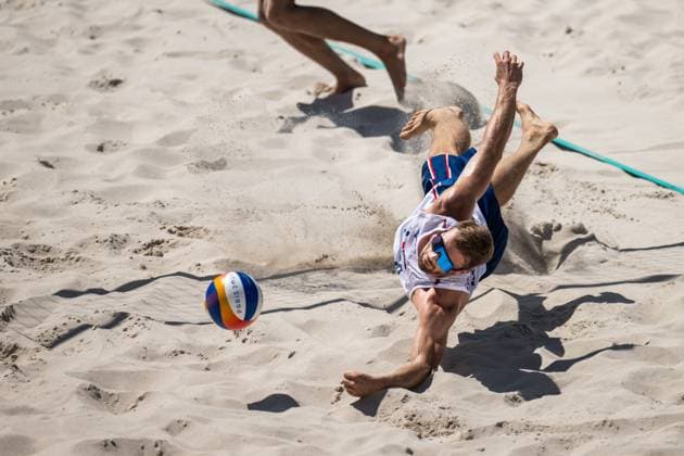 Sport Bilder des Tages 240805 Anders Mol of Norway in men s round of 16 Beach volleyball, Beachvolleyball match between Norway and USA during day 10 of the Paris 2024 Olympic Games, Olympische Spiele, Olympia, OS on August 5, 2024 in Paris. Photo: Jon Olav Nesvold BILDBYRAN COP 217 JE0097 beachvolleyboll beach volleyball sandvolleyball paris 2024 olympics day 10 bbeng Copyright: JONxOLAVxNESVOLD BB240805JE081