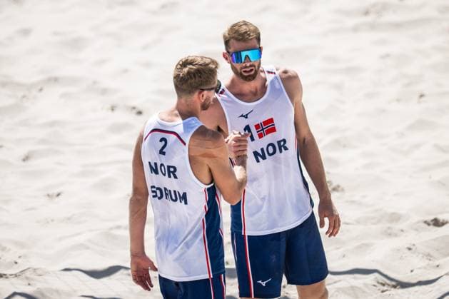 240805 Christian Sorum and Anders Mol of Norway in men s round of 16 Beach volleyball, Beachvolleyball match between Norway and USA during day 10 of the Paris 2024 Olympic Games, Olympische Spiele, Olympia, OS on August 5, 2024 in Paris. Photo: Jon Olav Nesvold BILDBYRAN COP 217 JE0097 beachvolleyboll beach volleyball sandvolleyball paris 2024 olympics day 10 bbeng Copyright: JONxOLAVxNESVOLD BB240805JE082