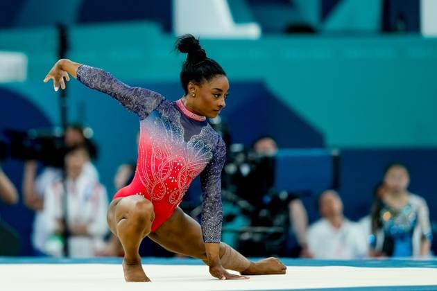 PARIS, FRANCE - AUGUST 5: Simone Biles of United States during the Women s Floor Exercise Final on day ten of the Olympic Games, Olympische Spiele, Olympia, OS Paris 2024 at Bercy Arena on August 5, 2024 in Paris, France. Paris Bercy Arena France *** PARIS, FRANCE AUGUST 5 Simone Biles of United States during the Women s Floor Exercise Final on day ten of the Olympic Games Paris 2024 at Bercy Arena on August 5, 2024 in Paris, France Paris Bercy Arena France Copyright: xJustPictures.ch DanielaxPorcellix jp-en-EuSpIm-20240805-_DP15030
