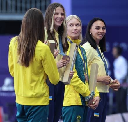 August 5, 2024, Paris, Ile-De-France, France: YAROSLAVA MAHUCHIKH of Ukraine celebrates winning the gold medal in the Athletics Women s High Jump at the Paris 2024 Olympic Games, Olympische Spiele, Olympia, OS at Stade de France in Saint-Denis, France Paris France - ZUMAc179 20240805_oly_c179_117 Copyright: xMickaelxChavetx