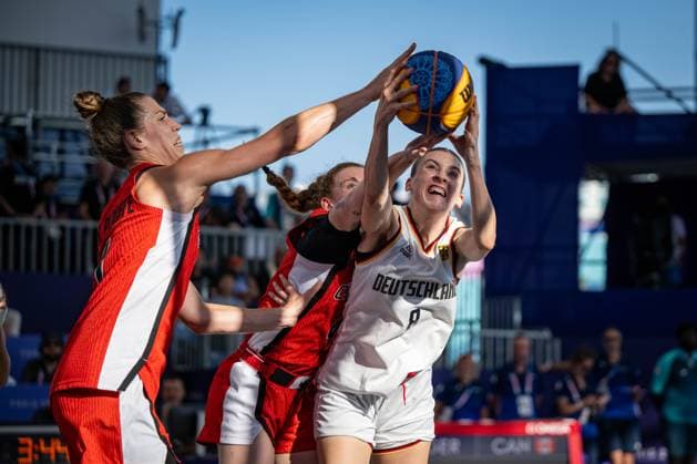 Olympische Spiele Paris 2024 Basketball 3x3 Paris 05.08.2024 Halbfinale Frauen Damen Deutschland (GER) - Kanada (CAN) Deutschland gewinnt das Halbfinale mit 16:15 und steht im Finale