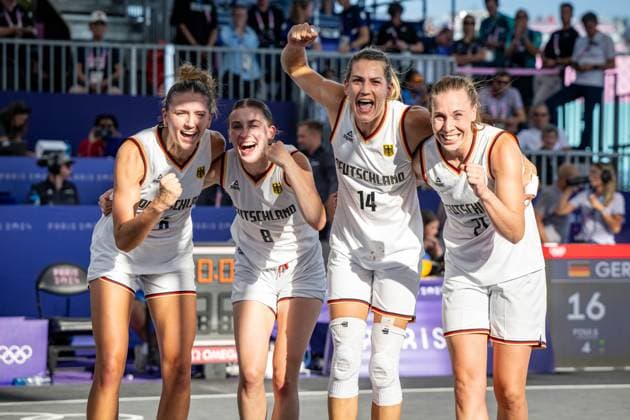 Olympische Spiele Paris 2024 Basketball 3x3 Paris 05.08.2024 Halbfinale Frauen Damen Deutschland (GER) - Kanada (CAN) Deutschland gewinnt das Halbfinale mit 16:15 und steht im Finale Jubel
