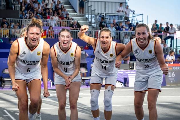 Olympische Spiele Paris 2024 Basketball 3x3 Paris 05.08.2024 Halbfinale Frauen Damen Deutschland (GER) - Kanada (CAN) Deutschland gewinnt das Halbfinale mit 16:15 und steht im Finale Jubel
