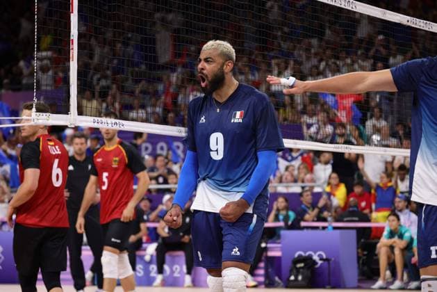 Sport Bilder des Tages JO Paris. Volleyball 1 4 de finale France Allemagne PHOTOPQR LE PARISIEN Olivier Arandel ; Paris ; 05 08 2024 ; 05 08 2024 - Paris - JO Paris 2024 - Volleyball (H) 1 4 de finale - France Allemagne - Arena Paris Sud 1 - Porte de Versailles - LP Olivier Arandel Earvin Ngapeth - The Paris 2024 Summer Olympic Games, Olympische Spiele, Olympia, OS (Jul 26-Aug 11, 2024). - The Paris 2024 Summer Olympic Games (Jul 26-Aug 11, 2024).