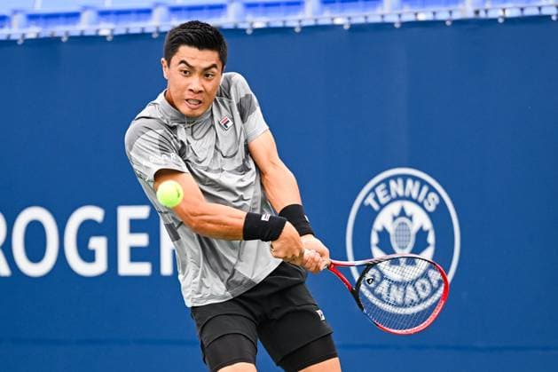 MONTREAL, QC - AUGUST 05: Brandon Nakashima(Usa) returns the ball during a qualifying round match at ATP, Tennis Herren National Bank Open on August 05, 2024 at IGA Stadium in Montreal, QC (Photo by David Kirouac Icon Sportswire) TENNIS: AUG 05 National Bank Open EDITORIAL USE ONLY Icon240805033