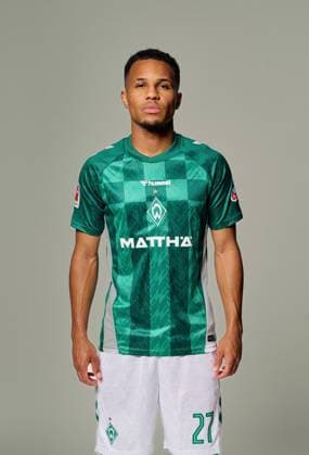 offizieller Portraittermin SV Werder Bremen 2024 2025 Felix Agu (Werder Bremen 27); 1.BL Porträttermin 2024 2025,