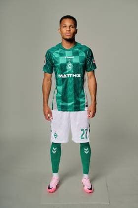 offizieller Portraittermin SV Werder Bremen 2024 2025 Felix Agu (Werder Bremen 27); 1.BL Porträttermin 2024 2025,
