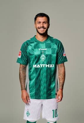 offizieller Portraittermin SV Werder Bremen 2024 2025 Leonardo Bittencourt (Werder Bremen 10 ); 1.BL Porträttermin 2024 2025,
