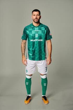offizieller Portraittermin SV Werder Bremen 2024 2025 Anthony Jung (Werder Bremen 03); 1.BL Porträttermin 2024 2025,