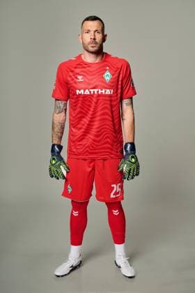 offizieller Portraittermin SV Werder Bremen 2024 2025 MARKUS KOLKE (Werder Bremen 25); 1.BL Porträttermin 2024 2025,