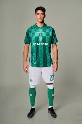offizieller Portraittermin SV Werder Bremen 2024 2025 Julian Malatini (WerderË½Bremen 22); 1.BL Porträttermin 2024 2025,