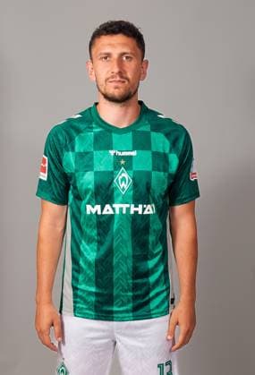 offizieller Portraittermin SV Werder Bremen 2024 2025 Milos Veljkovic (Werder Bremen 13); 1.BL Porträttermin 2024 2025,