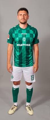 offizieller Portraittermin SV Werder Bremen 2024 2025 Milos Veljkovic (Werder Bremen 13); 1.BL Porträttermin 2024 2025,