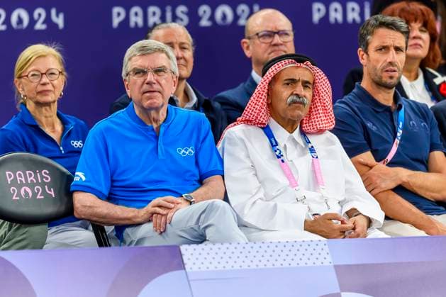 Paris 2024, Basketball 3x3, Frauen, Spiel um Platz 3, Kanada - USA FRA, Olympische Sommerspiele Paris 2024, 3x3 Basketball, Spiel um Platz 3, Damen, Canada vs USA 05.08.2024, La DŽfense Arena, Paris, FRA, Olympische Sommerspiele Paris 2024, 3x3 Basketball, Spiel um Platz 3, Damen, Canada vs USA , im Bild IOC-Präsident Thomas Bach mit Scheich Saud Ali Al Thani