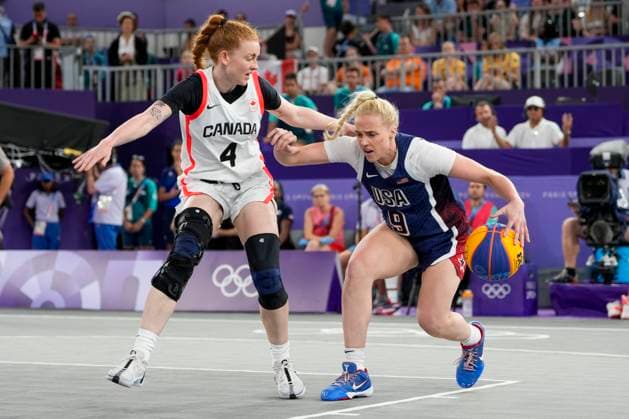 PARIS, FRANCE - AUGUST 5: Kacie Bosch of Canada L) against Hailey Van Lith of United States R) during the Women™s Bronze Medal Game on day ten of the Olympic Games, Olympische Spiele, Olympia, OS Paris 2024 at Esplanade Des Invalides on August 5, 2024 in Paris, France. Paris Esplanade Des Invalides France Copyright: xJustPictures.ch JarixPestelaccix jp-en-EuSpIm-_JPH0202