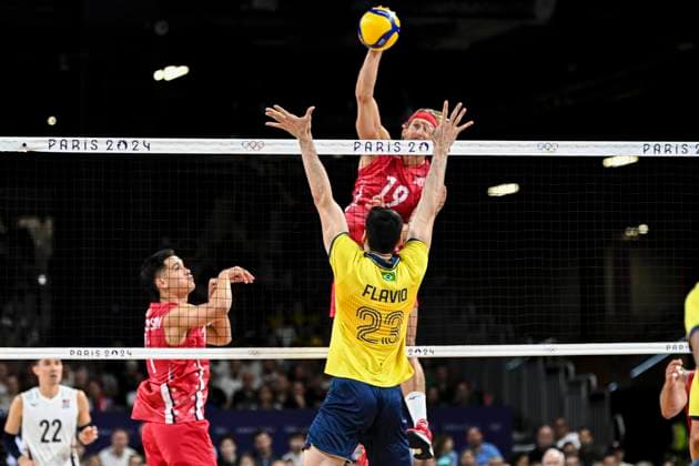 Taylor Averill of USA during the Men s Volleyball Quarter Final between USA and Brazil at the Paris Olympics 2024 at the South Paris Arena in Paris, France. (Richard Callis SPP) Copyright: xRichardxCallis SPPx spp-en-RiCa-RM4_richiecallis_05082024v-2013