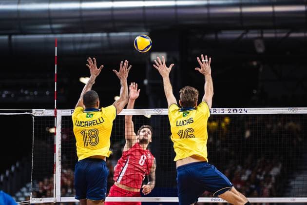 Brazil x USA men&amp; 39;s indoor volleyball PARIS, IF - 05.08.2024: BRAZIL X USA MEN& 39;S INDOOR VOLLEYBALL - Volleyball - Paris 2024 Olympics - Brazil (Photo: Luca Castro Fotoarena) x2588243x  LucaxCastro