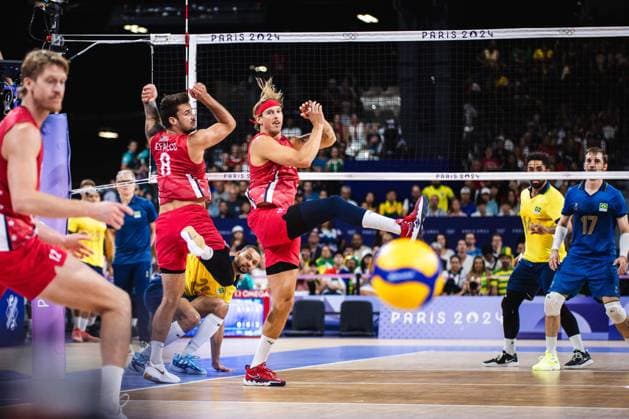Brazil x USA men&amp; 39;s indoor volleyball PARIS, IF - 05.08.2024: BRAZIL X USA MEN& 39;S INDOOR VOLLEYBALL - Volleyball - Paris 2024 Olympics - Brazil (Photo: Luca Castro Fotoarena) x2588247x  LucaxCastro