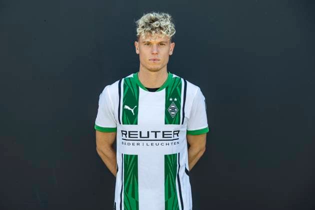 Fußball, Borussia Mönchengladbach Porträttermin 2024 2025 Robin Hack