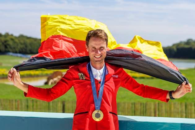 Sport Themen der Woche KW32 Sport Bilder des Tages PARIS - Olympische Sommer Spiele Olympic Summer Games 2024, PARIS - Olympische Sommer Spiele Olympic Summer Games 2024 KUKUK Christian (GER) Medaillenfoto Paris, Schloss Versailles, ChÃ¢teau de Versailles 06. August 2024 - *** PARIS Olympic Summer Games Olympic Summer Games 2024, PARIS Olympic Summer Games Olympic Summer Games 2024 KUKUK Christian GER Medal photo Paris, Palace of Versailles, Château de Versailles 06 August 2024