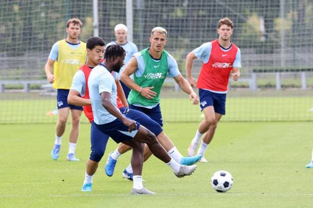 DEU, DFL, 2. FBL Hertha BSC, Training, 06.08.2024, Sportforum, Berlin, DEU, DFL, 2. FBL Hertha BSC, Training, im Bild Deyovaisio Zeefuik (Hertha BSC Berlin 42), Marc Oliver Kempf (Hertha BSC Berlin 4), Linus Gechter (Hertha BSC Berlin 44) DFL - regulations prohibit any use of Photographs as image sequences and or quasi-video Foto: Juergen Engler nordphoto GmbH