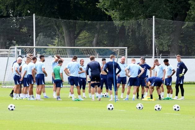 DEU, DFL, 2. FBL Hertha BSC, Training, 06.08.2024, Sportforum, Berlin, DEU, DFL, 2. FBL Hertha BSC, Training, im Bild Hertha-Spielerkreis, Cheftrainer Cristian Fiel (Hertha BSC Berlin) DFL - regulations prohibit any use of Photographs as image sequences and or quasi-video Foto: Juergen Engler nordphoto GmbH