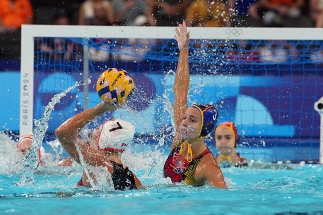 ESPAR LLAQUET Anni from Spain during women& x2019;s waterpolo quarter final Spain-Canada at 2024 Olympics, Tuesday, August 6, 2024, in Paris, France.  Copyright: xGianxMattiaxD Alberto LaPressex