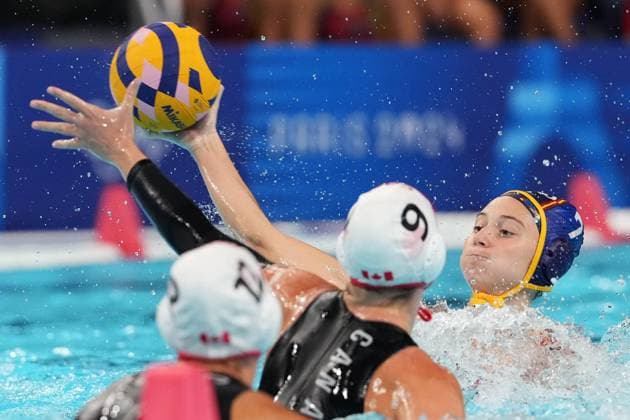 RUIZ BARRIL Elena from Spain during women& x2019;s waterpolo quarter final Spain-Canada at 2024 Olympics, Tuesday, August 6, 2024, in Paris, France.  Copyright: xGianxMattiaxD Alberto LaPressex
