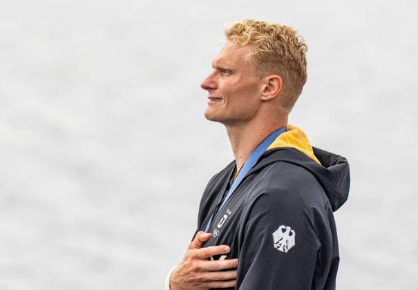 (240803) -- VAIRES-SUR-MARNE, Aug. 3, 2024 -- Gold medalist Oliver Zeidler of Germany attends the awarding ceremony after the men s single sculls final A of rowing at the Paris 2024 Olympic Games, Olympische Spiele, Olympia, OS in Vaires-sur-Marne, France, on Aug. 3, 2024. ) (PARIS2024) FRANCE-VAIRES-SUR-MARNE-OLY-ROWING SunxFei 