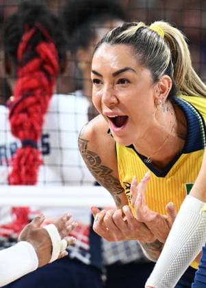 (240806) -- PARIS, Aug. 6, 2024 -- Thaisa Daher de Menezes of Brazil celebrates during the women s quarterfinal match of volleyball between Brazil and the Dominican Republic at the Paris 2024 Olympic Games, Olympische Spiele, Olympia, OS in Paris, France, Aug. 6, 2024. ) (PARIS2024) FRANCE-PARIS-OLY-VOLLEYBALL LiuxDawei 