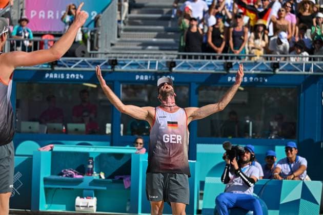 Olympische Spiele Beach volleyball, Beachvolleyball ; Paris 06.08.2024 Viertelfinale, Herren, GER_NED, Nils Ehlers (1, GER), Clemens Wickler (2, GER), Copyright: xBEAUTIFULxSPORTS TomxBlochx