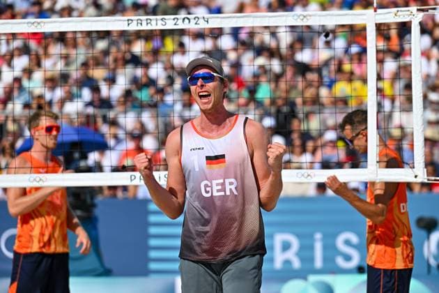 Olympische Spiele Beach volleyball, Beachvolleyball ; Paris 06.08.2024 Viertelfinale, Herren, GER_NED, Nils Ehlers (1, GER), Copyright: xBEAUTIFULxSPORTS TomxBlochx